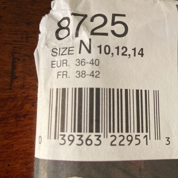 🪡 Simplicity MISSES MEDIEVAL Costumes Sewing Pattern 8728 - Picture 4 of 4